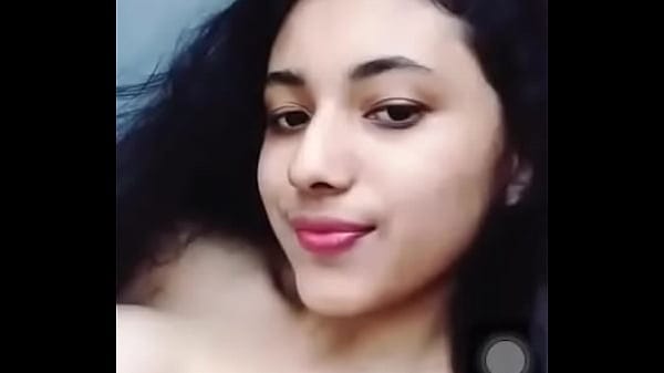 Bhabhi showing boobs