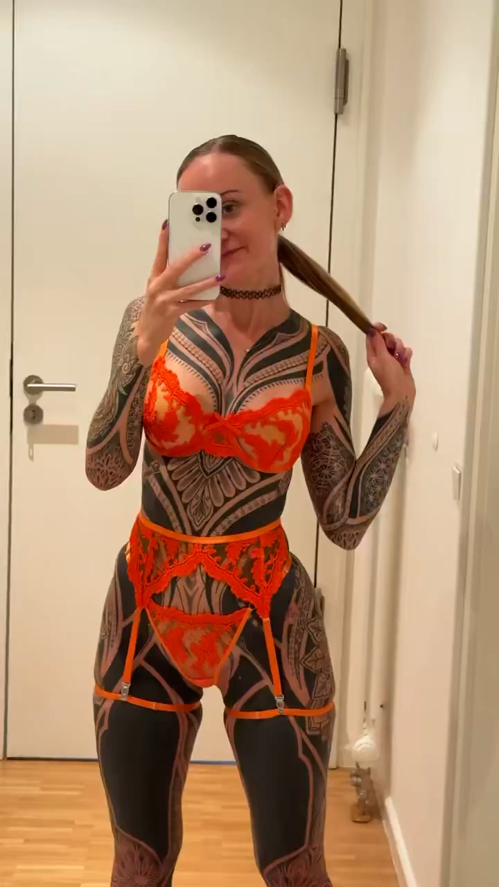 Eule_Emma Show off Perfect Body – Onlyfans Tape